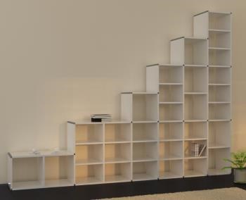 Bücherregal in Dachschrägen