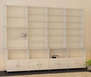 Regal mit verschiedenen Tiefen