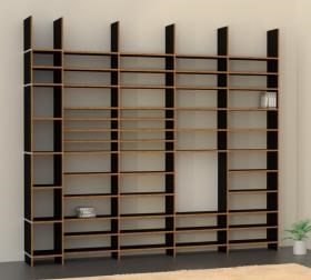 schwarzes Regal mit Eichenkante